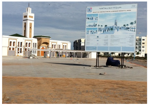 المنطقة الإدارية الجديدة حي المطار بالجديدة والتي ستضم جميع المرافق الإدارية العامة أما المنطقة الإدارية من مسرح عفيفي إلى حديقة محمد الخامس ستتحول إلى شريط سياحي