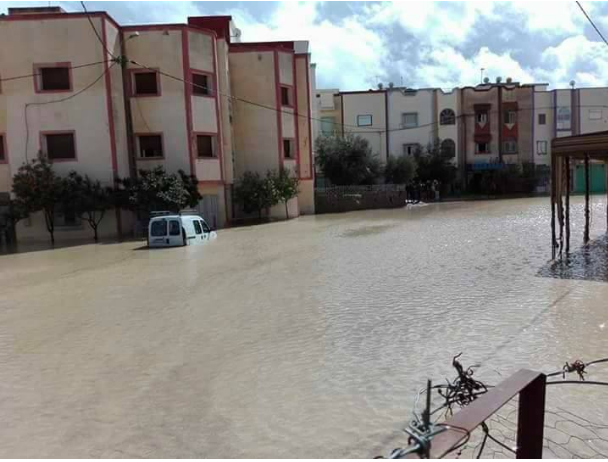صور | أمطار رعدية تغرق أحياء تازة في دقائق