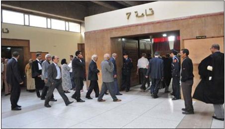 محكمة البيضاء توزع 11سنة ونصف سجنا على رئيس جماعة وثلاثة موظفين بسطات