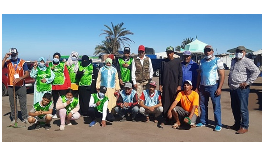تنظيم حملة نظافة بللاعائشة البحرية من طرف جمعية المغرب الأخضر الوطنية لحماية البيئة وجمعية التنمية الاجتماعية لأرباب المقاهي بللاعائشة البحرية