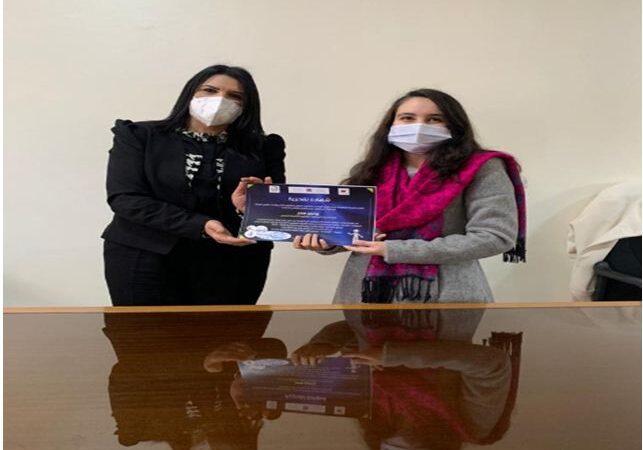 المسؤولة الإقليمية بعين الشق تستقبل المتوجة في المسابقة الوطنية لانتاج الموارد الرقمية