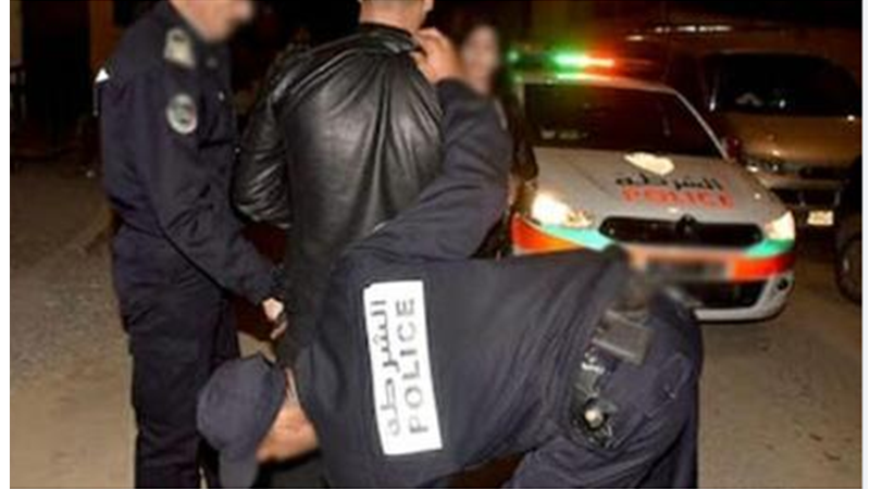 أمن البير الجديد يوقف شخصا بتهمة ترويج المخدرات والسرقة والإعتداءات الجسدية