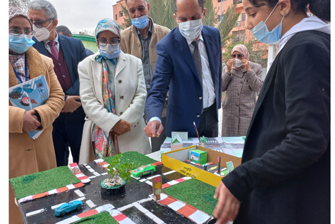 مدير الأكاديمية الجهوية للتربية والتكوين لجهة الدار البيضاء-سطات يترأس تظاهرة تربوية بمناسبة اليوم الوطني للسلامة الطرقية بإحدى المؤسسات بالبيضاء