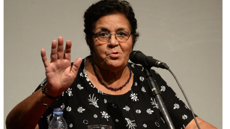 عائشة الشنا.. مدرسة نضالية كسرت طابو الأمهات العازبات‬ في المغرب