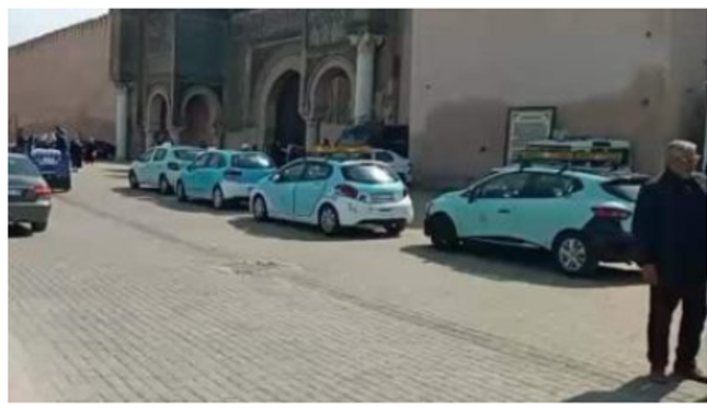 نقابيون يهددون بإنزال وطني بعد توقيف سلطات مكناس 32 سيارة أجرة