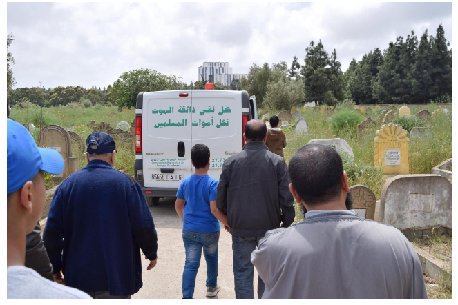 برلمانيون يسائلون وزير الأوقاف حول منع دفن موتى المسلمين بعد الخامسة مساءً