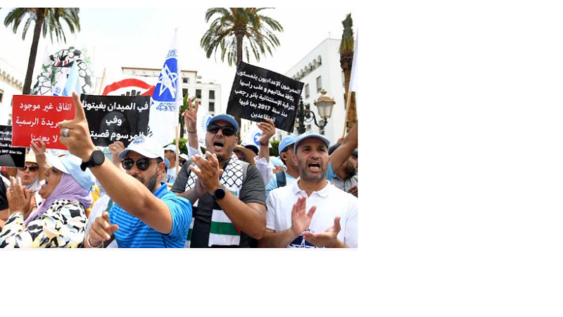 أطباء القطاع العام يشلون المستشفيات وينددون بسياسة “الترقيع الصحي”