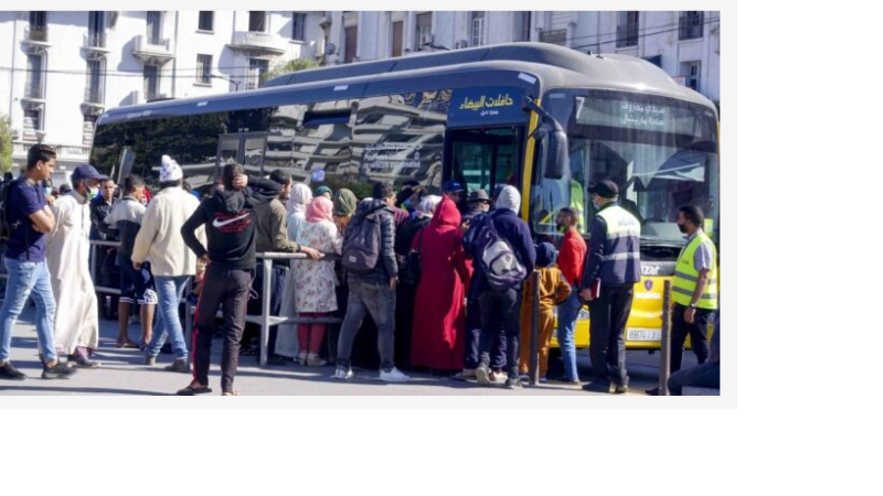 دار بوعزة خارج تغطية الحافلات.. أزمة نقل خانقة تدفع المواطنين لوسائل عشوائية وخطيرة