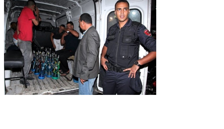 حملة على مقاهي الشيشة بمدينة طنجة تنتهي بغرامات جمركية ثقيلة