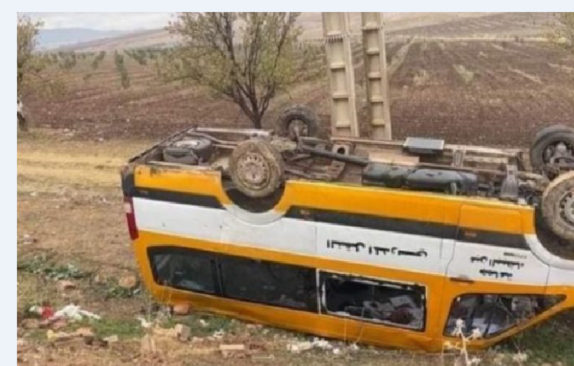انقلاب حافلة ديال النقل المدرسي يرسل 20 تلميذ للسبيطار